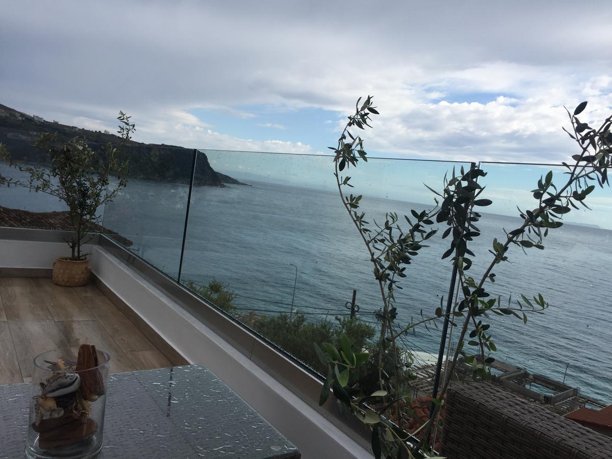 First House Apartment Himare Exterior photo