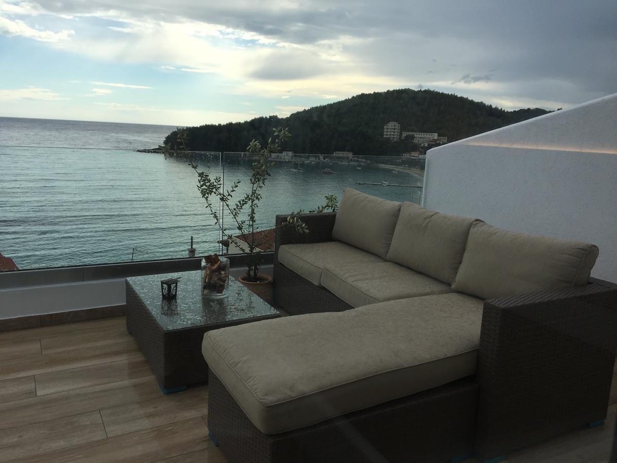 First House Apartment Himare Exterior photo
