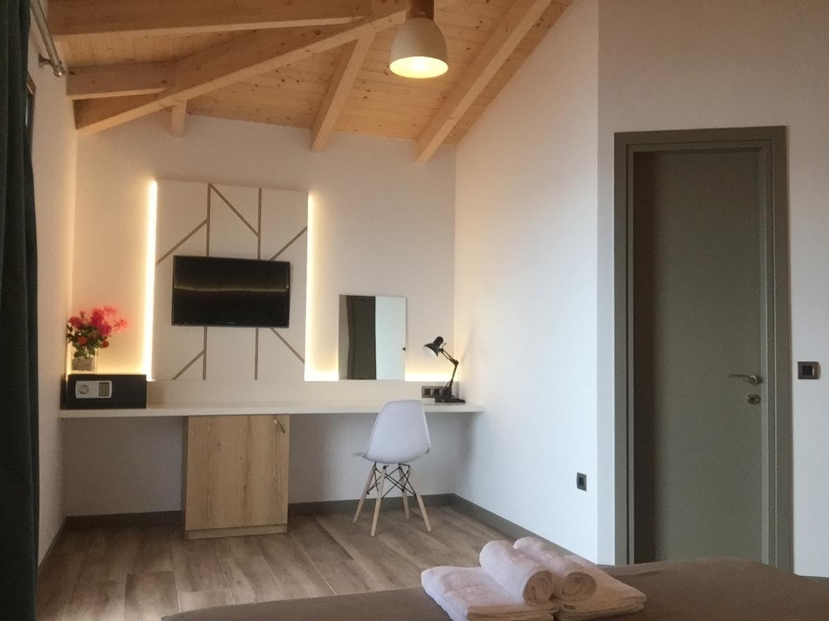 First House Apartment Himare Exterior photo