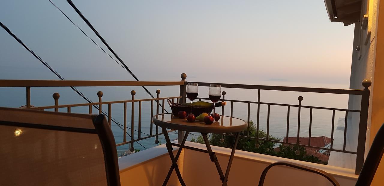 First House Apartment Himare Exterior photo