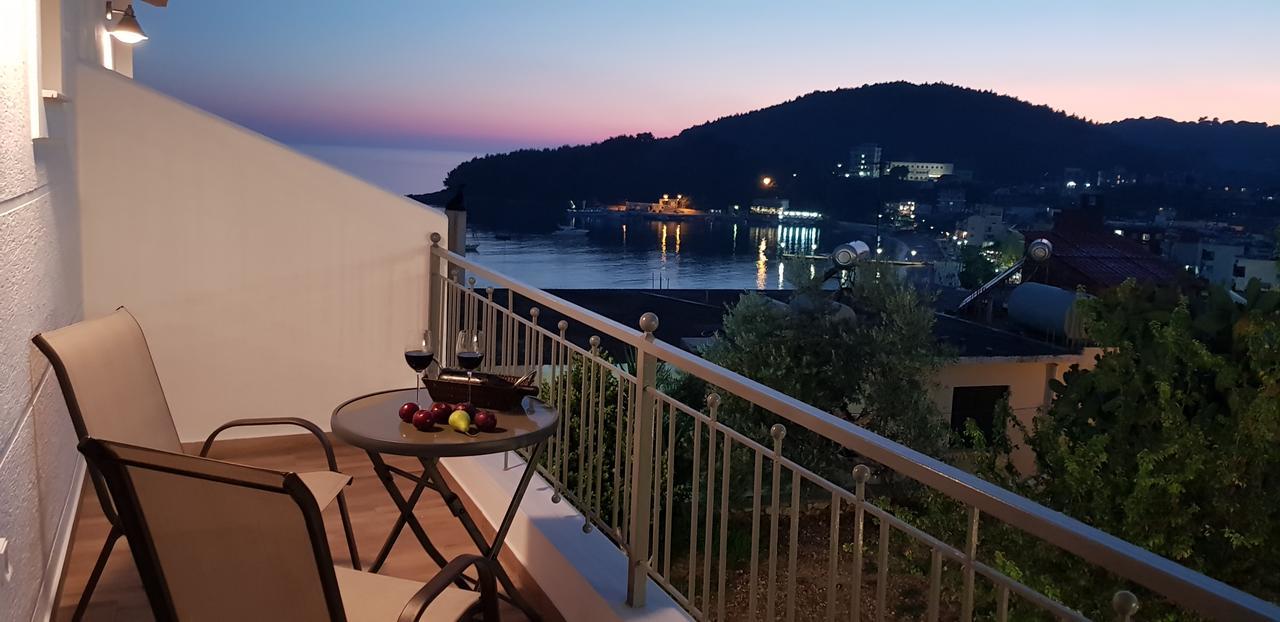 First House Apartment Himare Exterior photo