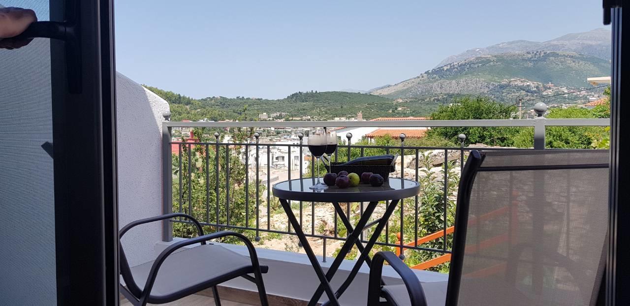 First House Apartment Himare Exterior photo