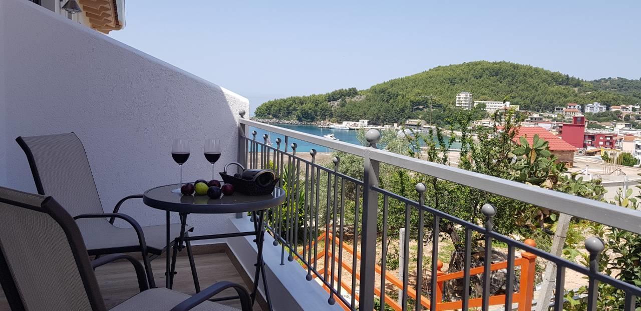 First House Apartment Himare Exterior photo