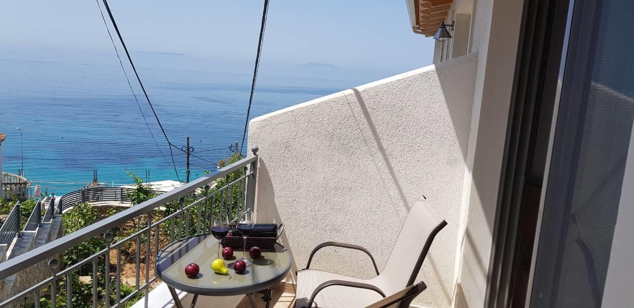 First House Apartment Himare Exterior photo
