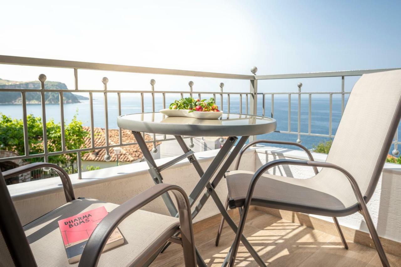 First House Apartment Himare Exterior photo