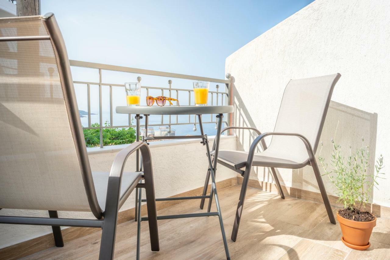 First House Apartment Himare Exterior photo